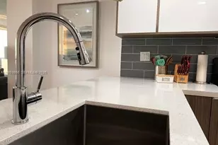 600 NE 36th St, Miami, FL 33137 - Photo 16