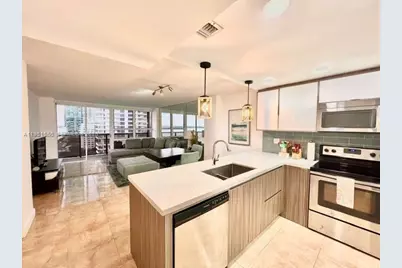 600 NE 36th St #1220, Miami, FL 33137 - Photo 1