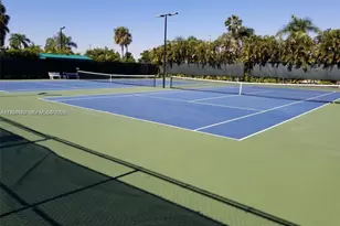 100 Lakeview Dr, Weston, FL 33326 - Photo 14