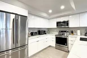 520 Brickell Key Dr, Miami, FL 33131 - Photo 10