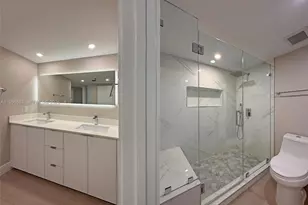 520 Brickell Key Dr, Miami, FL 33131 - Photo 26