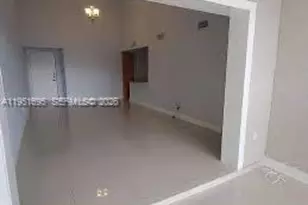 9417 Fontainebleau Blvd, Miami, FL 33172 - Photo 2
