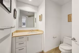 1331 Brickell Bay Dr, Miami, FL 33131 - Photo 22