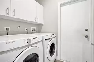 8795 NW 76th Pl, Tamarac, FL 33321 - Photo 32