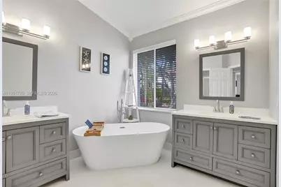8795 NW 76th Pl, Tamarac, FL 33321 - Photo 18