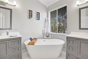 8795 NW 76th Pl, Tamarac, FL 33321 - Photo 24