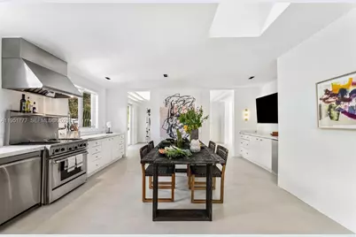 3325 Pine Tree Dr, Miami Beach, FL 33140 - Photo 6