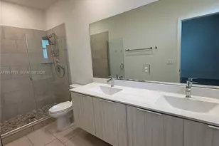 9113 NW 159th St, Miami Lakes, FL 33018 - Photo 14