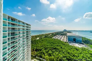 100 Bayview Dr, Sunny Isles Beach, FL 33160 - Photo 24