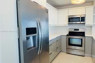 100 Bayview Dr, Sunny Isles Beach, FL 33160 - Photo 6