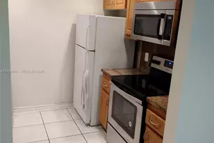 13355 SW 9th Ct, Pembroke Pines, FL 33027 - Photo 6