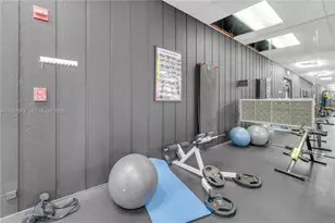 2780 NE 183rd St, Aventura, FL 33160 - Photo 34