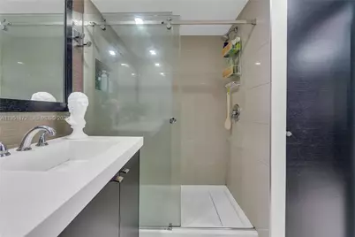 2780 NE 183rd St #1414, Aventura, FL 33160 - Photo 24