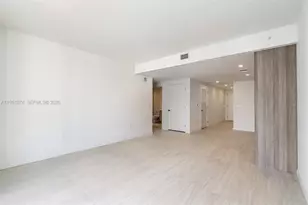 77 SE 5th St, Miami, FL 33131 - Photo 56