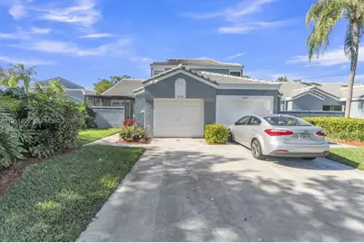 8209 Waterford Ave, Tamarac, FL 33321 - Photo 2