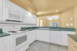 8209 Waterford Ave, Tamarac, FL 33321 - Photo 6