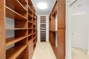 20201 E Country Club Dr, Aventura, FL 33180 - Photo 10