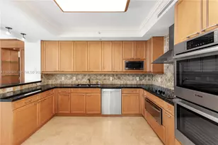 20201 E Country Club Dr, Aventura, FL 33180 - Photo 12