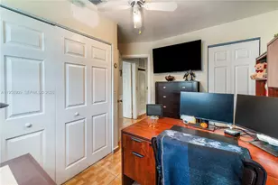 8065 W 14th Ct, Hialeah, FL 33014 - Photo 14