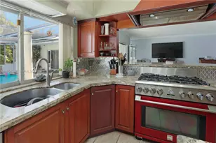 910 N 14th Ct, Hollywood, FL 33020 - Photo 6