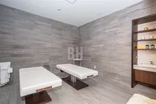 45 SW 9th St, Miami, FL 33130 - Photo 24