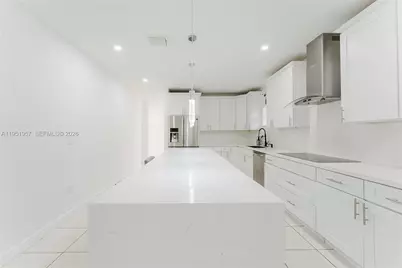 810 NW 112th St, Miami, FL 33168 - Photo 14