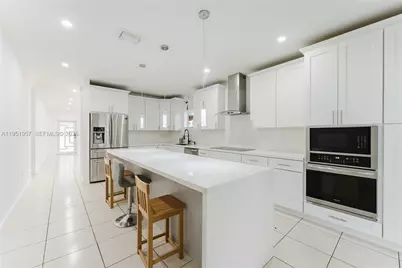 810 NW 112th St, Miami, FL 33168 - Photo 16