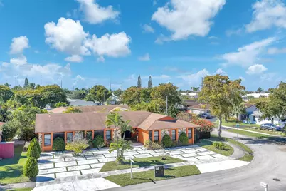 21424 NE 19th Ct, Miami, FL 33179 - Photo 4