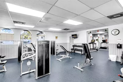 18370 Mediterranean Blvd #1-25, Hialeah, FL 33015 - Photo 26