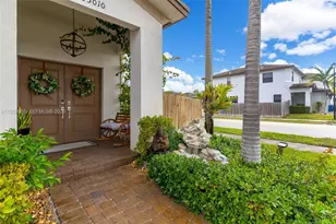 25010 SW 107th Ct, Miami, FL 33032 - Photo 4