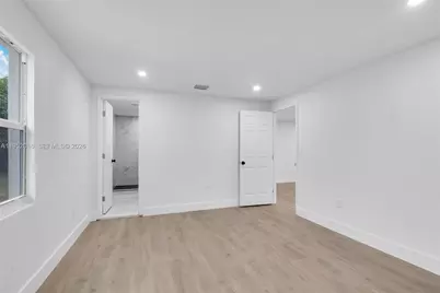 75 NW 160th St, Miami, FL 33169 - Photo 16