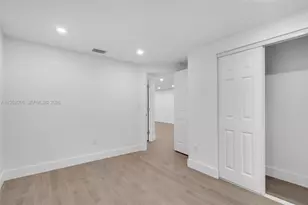 75 NW 160th St, Miami, FL 33169 - Photo 12