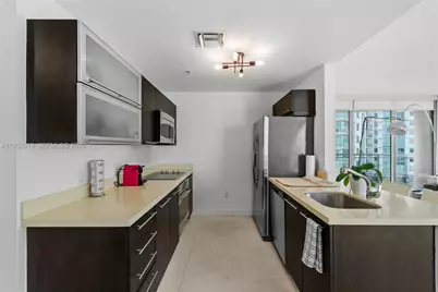 90 SW 3rd St #3609, Miami, FL 33130 - Photo 6