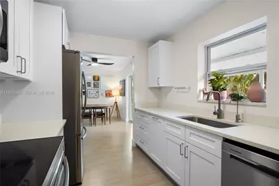 230 NW 39th Ct, Deerfield Beach, FL 33064 - Photo 8