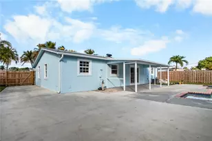 230 NW 39th Ct, Deerfield Beach, FL 33064 - Photo 4