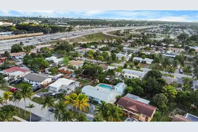 230 NW 39th Ct, Deerfield Beach, FL 33064 - Photo 30
