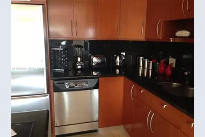 300 Euclid Ave #209, Miami Beach, FL 33139 - Photo 8