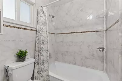 6919 W 29th Way, Hialeah, FL 33018 - Photo 14