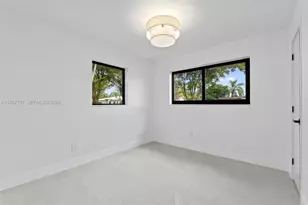 6950 W 10th Ave, Hialeah, FL 33014 - Photo 30