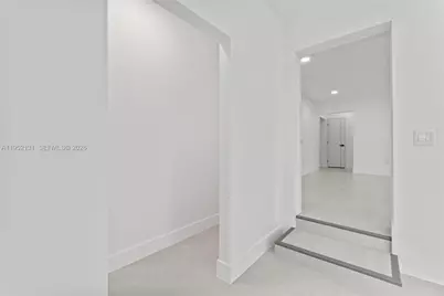 6950 W 10th Ave, Hialeah, FL 33014 - Photo 34