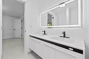 6950 W 10th Ave, Hialeah, FL 33014 - Photo 22