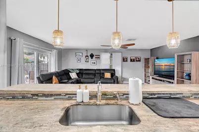 821 Somerset Ave, Davie, FL 33325 - Photo 38