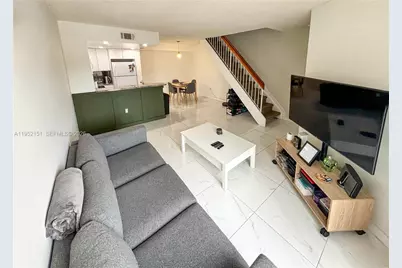 650 NW 86th Pl #3-209, Miami, FL 33126 - Photo 2