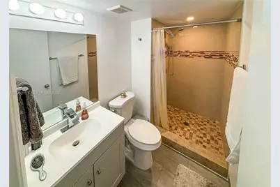 650 NW 86th Pl #3-209, Miami, FL 33126 - Photo 8