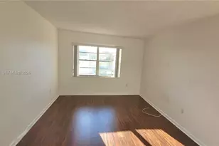 9360 Fontainebleau Blvd, Miami, FL 33172 - Photo 8