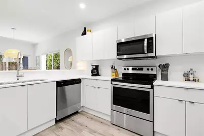 1123 NE 23rd Ter, Pompano Beach, FL 33062 - Photo 4