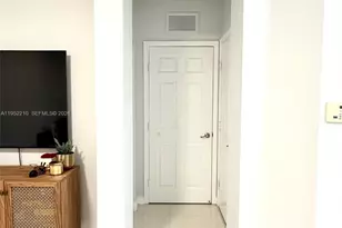 10780 NW 74th Ln, Doral, FL 33178 - Photo 6