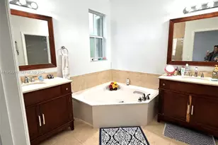 10780 NW 74th Ln, Doral, FL 33178 - Photo 36