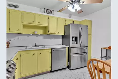 3675 N Country Club Dr #409, Aventura, FL 33180 - Photo 18