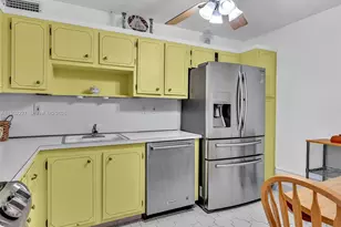 3675 N Country Club Dr, Aventura, FL 33180 - Photo 18